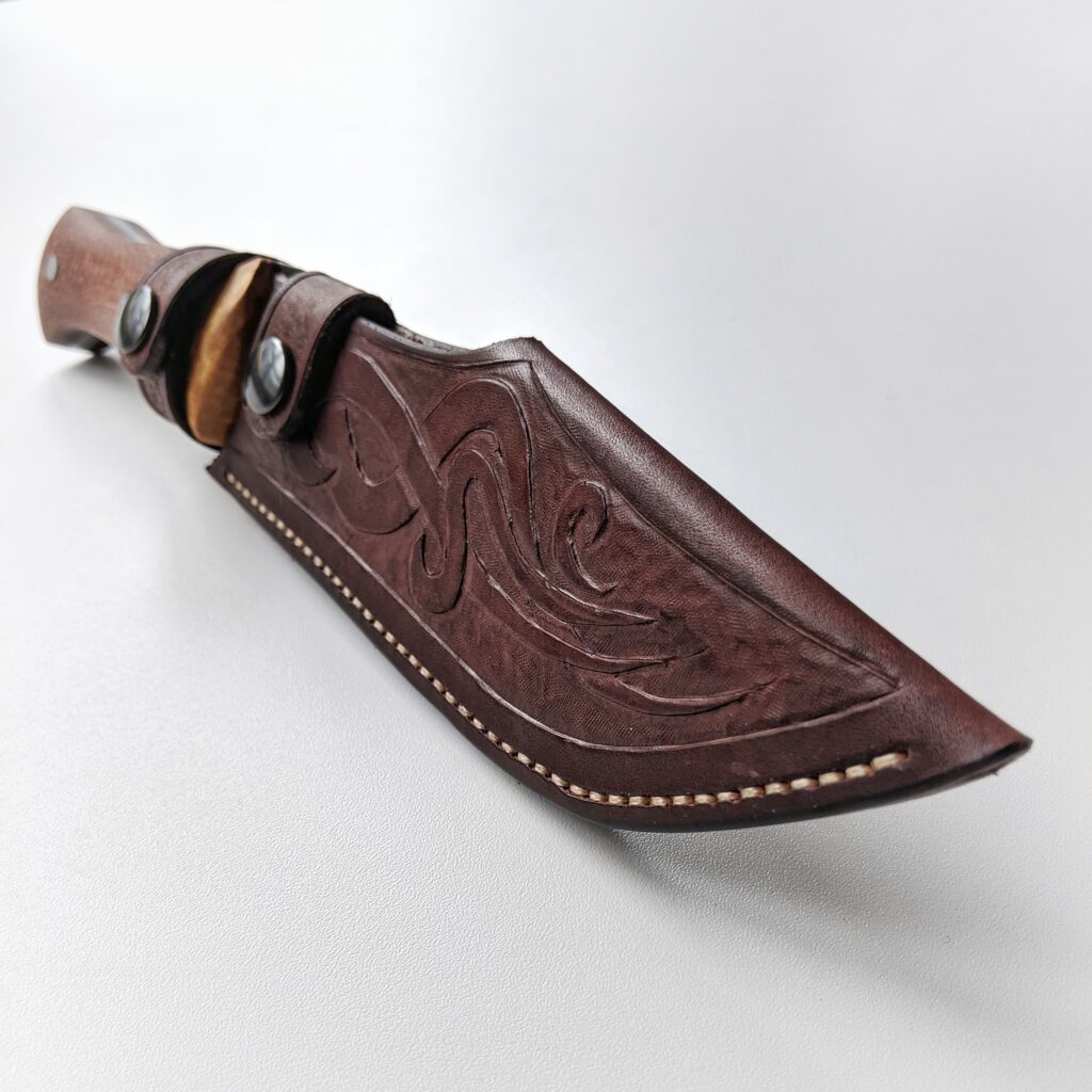 Knife sheaths, when you learn new things there is lots of new work ...