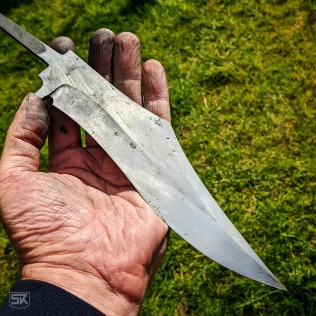 Regarding my last post. All other projects are doing fine - not yet regarding samdpaper grit ð but we are getting there
.
#handsanding #steelisbeautiful #steelwork #steel #simplyknives #customknife #customknives #knifefanatics #metalwork #knifestagram #artisan #knifemaker #knife #cutlery #knifeporn #bladesmith #bladesmithing #knives #handmade #diy #knifemaking #messer #handarbeit #handwerk